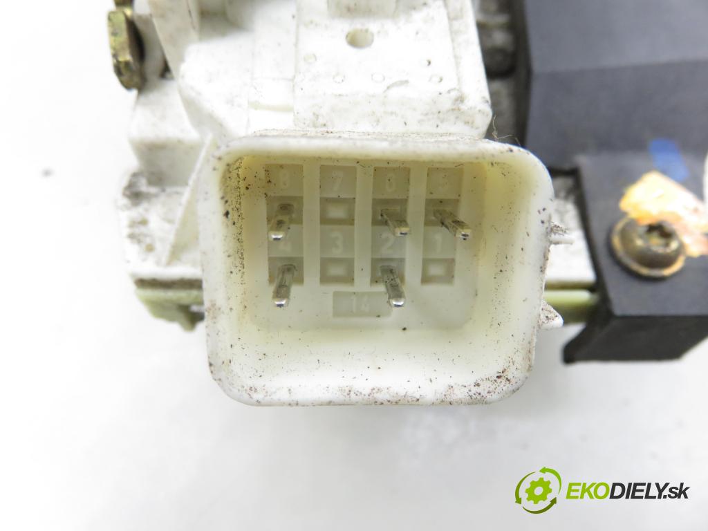 FORD FOCUS (DAW, DBW) HB 1999 74,00 1.6 16V 100 - FYDA 1596,00 zámok XS41A21813CF