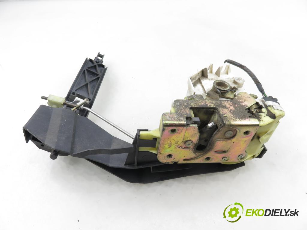 FORD FOCUS (DAW, DBW) HB 1999 74,00 1.6 16V 100 - FYDA 1596,00 zámok XS41A21813CF