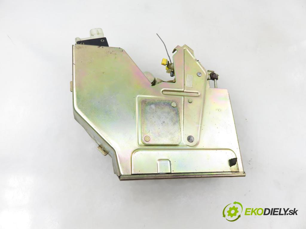 FORD TOURNEO CONNECT KOMBIVAN 2003 66,00 1.8 TDCi - HCPB 1753,00 zámok dvierka 