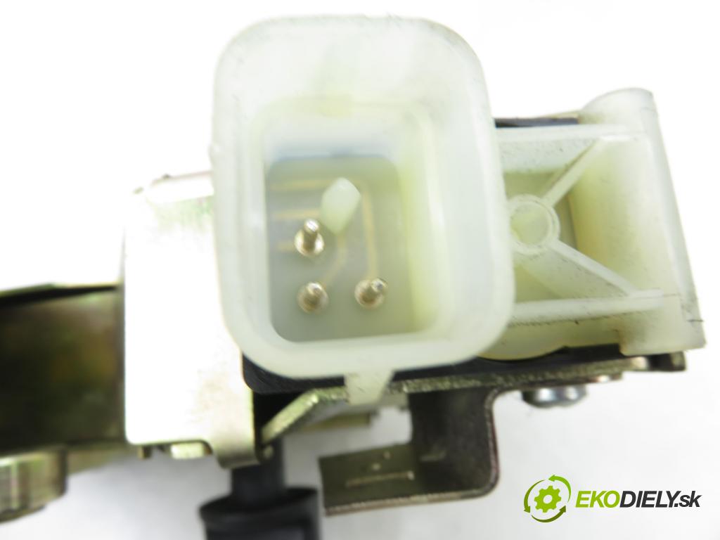 FORD TOURNEO CONNECT KOMBIVAN 2003 66,00 1.8 TDCi - HCPB 1753,00 zámok dvierka