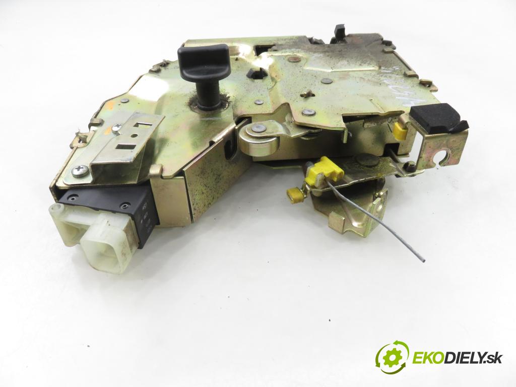 FORD TOURNEO CONNECT KOMBIVAN 2003 66,00 1.8 TDCi - HCPB 1753,00 zámok dvierka