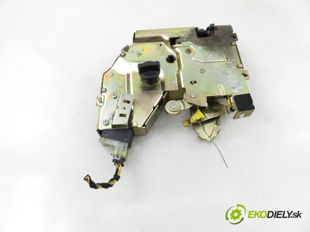 FORD TOURNEO CONNECT KOMBIVAN 2003 66,00 1.8 TDCi - HCPB 1753,00 zámok dvierka