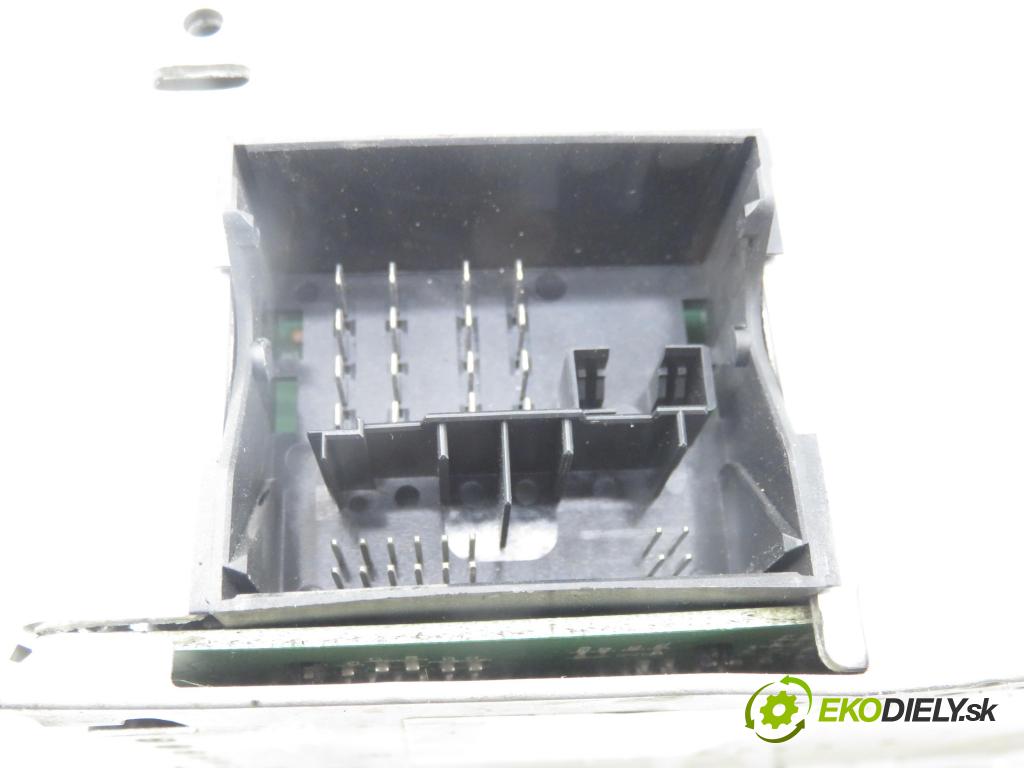 FORD TRANSIT Furgon (FA_ _) FURGON 2006 81,00 2.2 TDCi - QVFA 2198,00 RADIO CD 6C1T18C815AJ