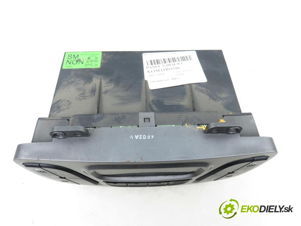 HYUNDAI SANTA FÉ I (SM) SUV 2004 83,00 2.0 CRDi 4x4 113 - D4EA 1991,00 Panel kúrenia KLIMATRONIK