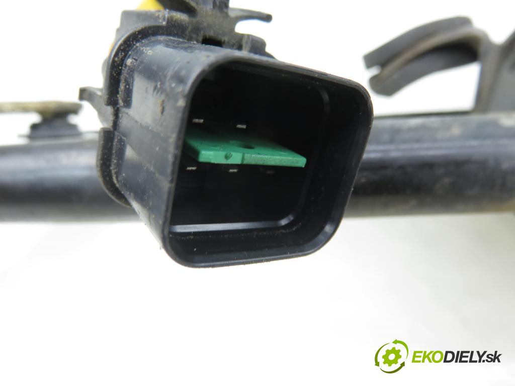 HYUNDAI SANTA FÉ I (SM) SUV 2004 83,00 2.0 CRDi 4x4 113 - D4EA 1991,00 Motorček stieračov 9811026100