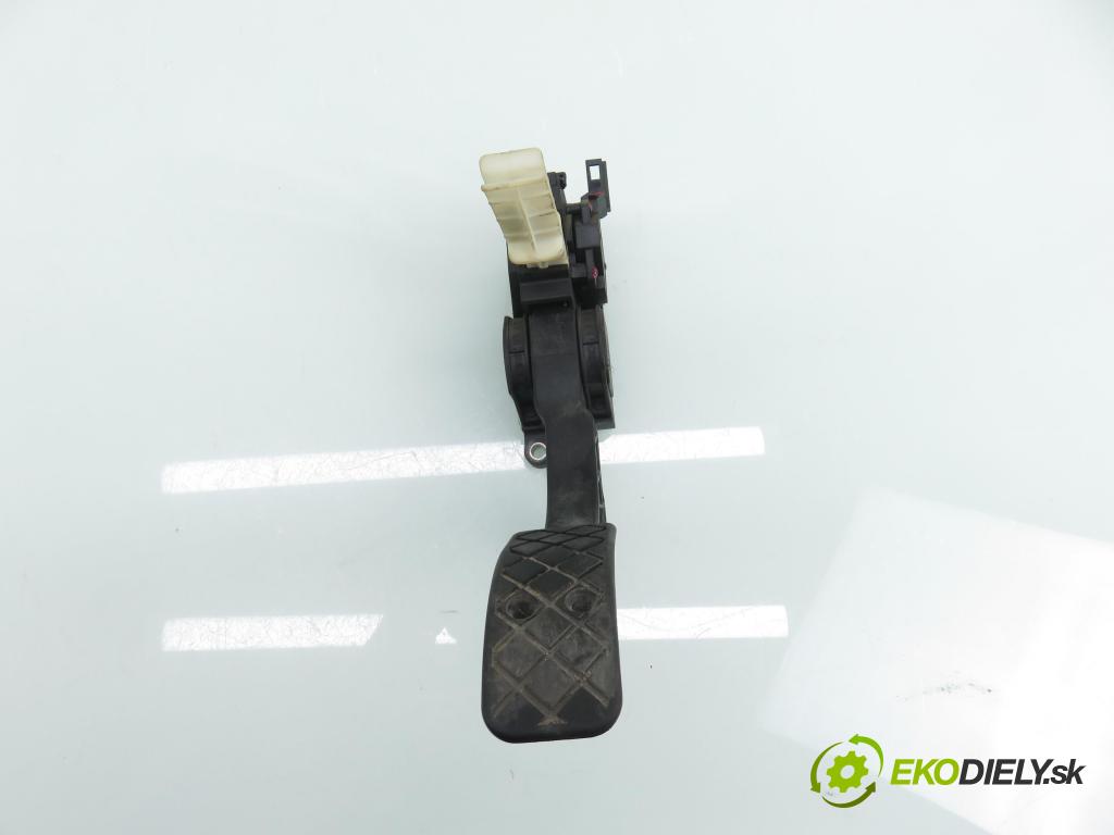 VW GOLF IV (1J1) HB 2000 66,00 1.9 TDI 90 - ALH 1896,00 Potenciometer plynu 1J1721503K ; 0281002342 (Potenciometer plynového pedálu)