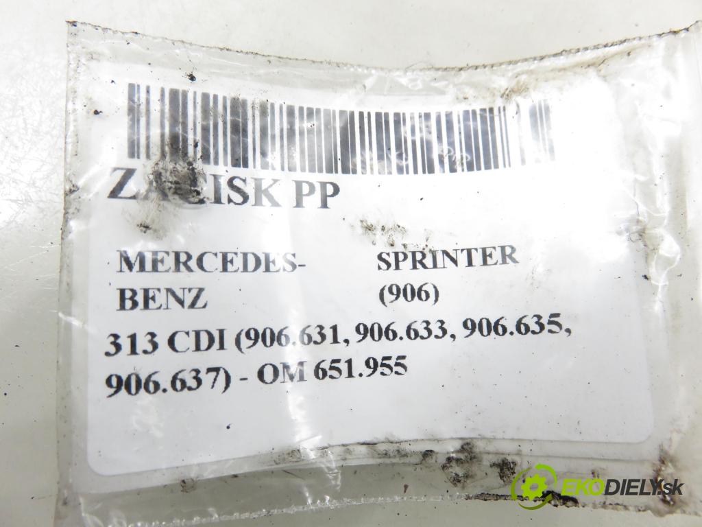 MERCEDES-BENZ SPRINTER 3,5-t Skrzynia (906) FURGON 2011 95,00 313 CDI (906.631, 906.633, 906.635, 906.637) - OM 2143,00 Brzdič strmeň PP 928907