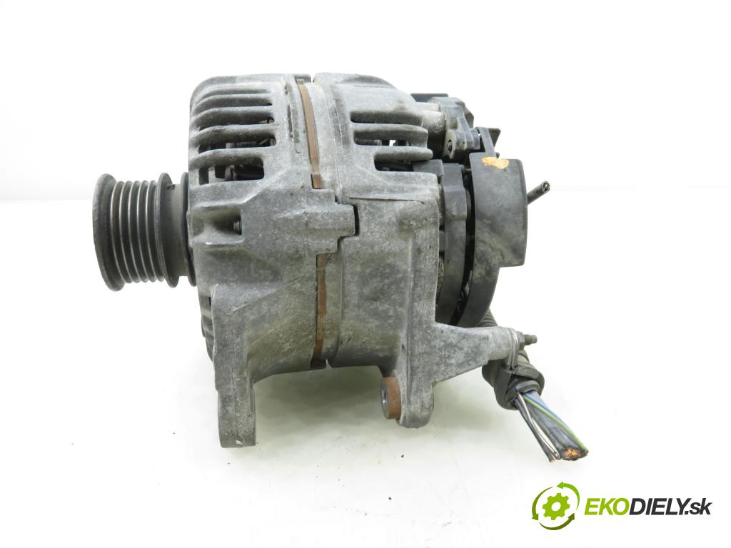 VW POLO (6N2) HB 2000 37,00 1.0 MPI 50 - AUC 999,00 Alternátor 037903025M ; 0124325013 (Alternátor)