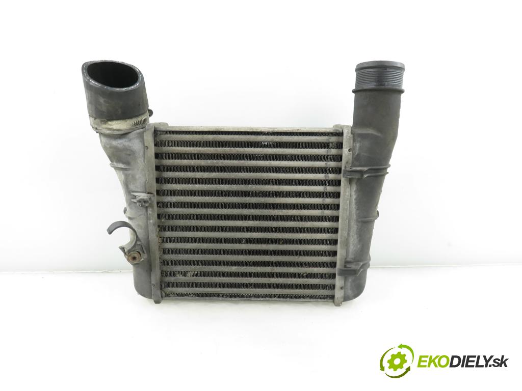 AUDI A4 (8E2, B6) SEDAN 2001 96,00 1.9 TDI PD 130 - AWX 1896,00 chladič intercooler 8E0145805S