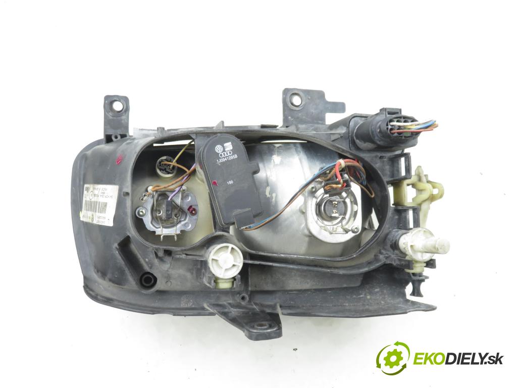 VW POLO (6N2) HB 2000 37,00 1.0 MPI 50 - AUC 999,00 Svetlo LP 6N1941015AD