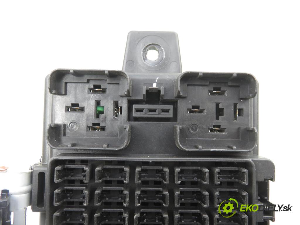 HYUNDAI SANTA FÉ I (SM) SUV 2004 83,00 2.0 CRDi 4x4 113 - D4EA 1991,00 MODUL BSI 9118826105