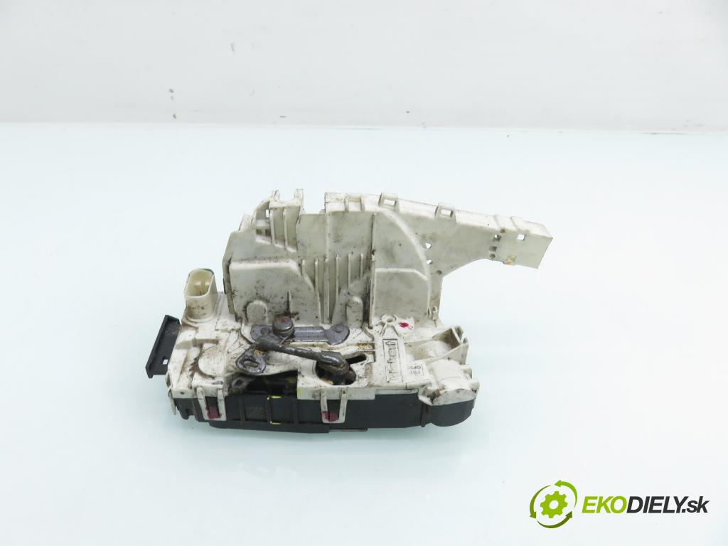 MERCEDES-BENZ SPRINTER 3,5-t Skrzynia (906) FURGON 2011 95,00 313 CDI (906.631, 906.633, 906.635, 906.637) - OM  2143,00 zámok dvierka 9067400835