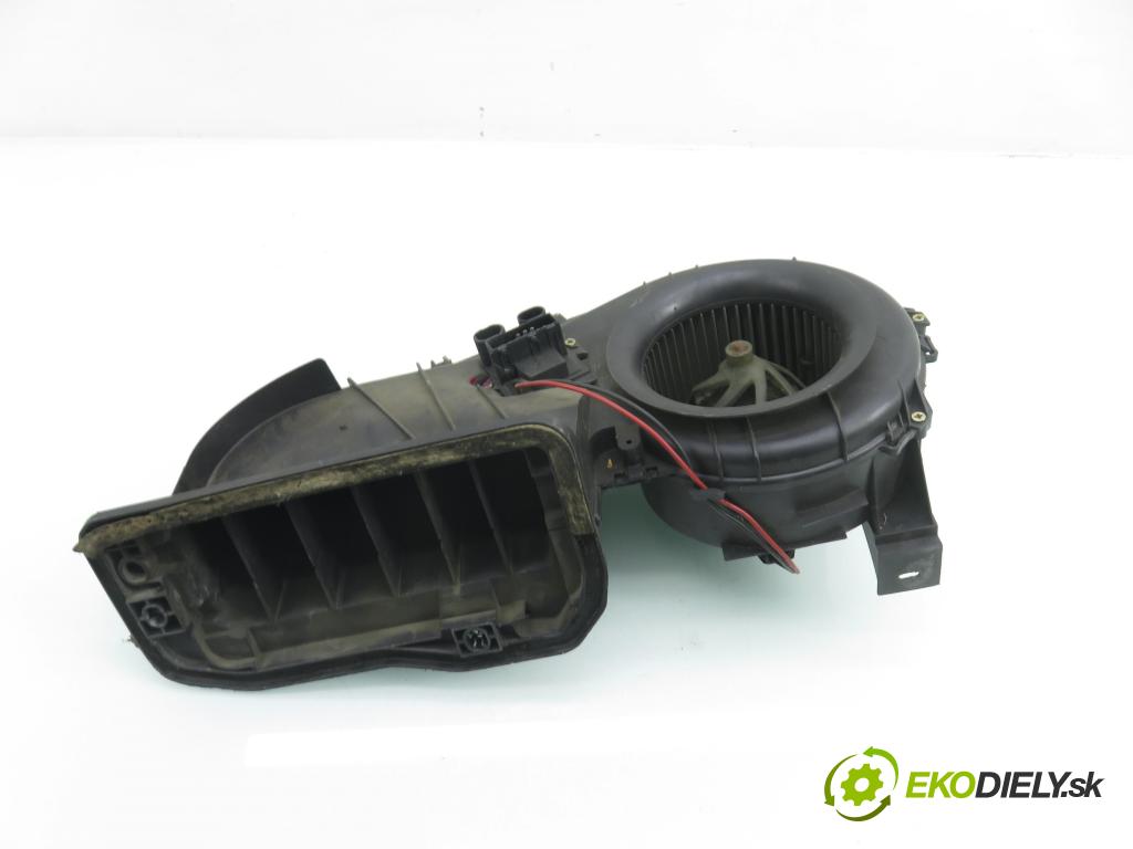RENAULT THALIA I (LB0/1/2_) SEDAN 2001 0,00 1.4 16V - K4J 712 1390,00 Ventilátor vetráku 7700435179