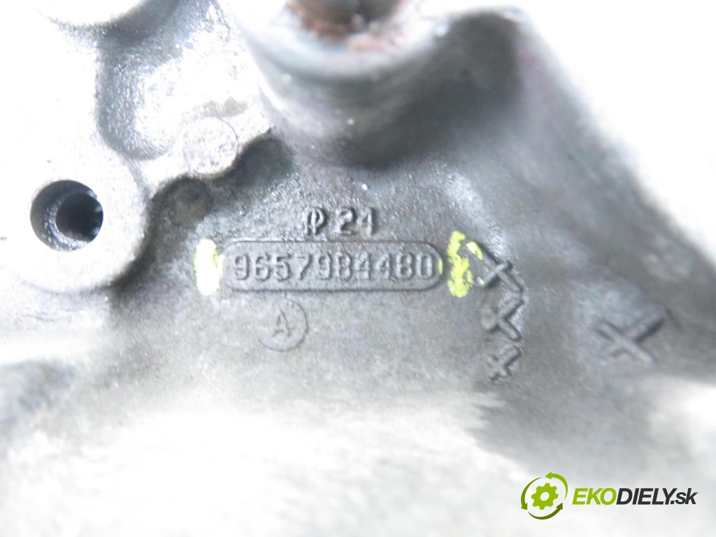 CITROEN C4 Picasso I (UD_) MINIVAN 2007 92,00 1.8 i 16V - 6FY (EW7A) 1749,00 pumpa oleje 9657984480 (Olejové čerpadlo)