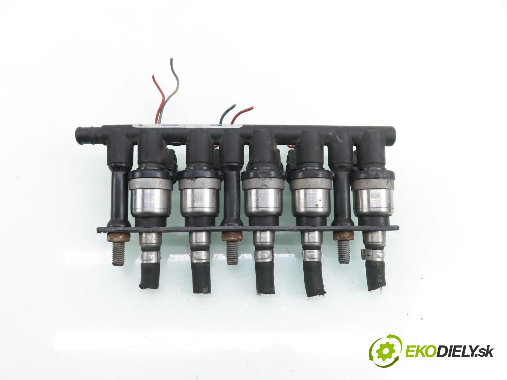 VOLVO V50 (MW) KOMBI 2005 103,00 2.4 - B 5244 S5 2435,00 lišta vstřikovací LPG 67R010092 ; 110R000020