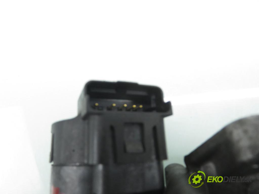 CITROEN C5 II Break (RE_) KOMBI 2004 100,00 2.0 HDi 136 1997,00 VENTIL EGR 9645689780 ; 9681825280