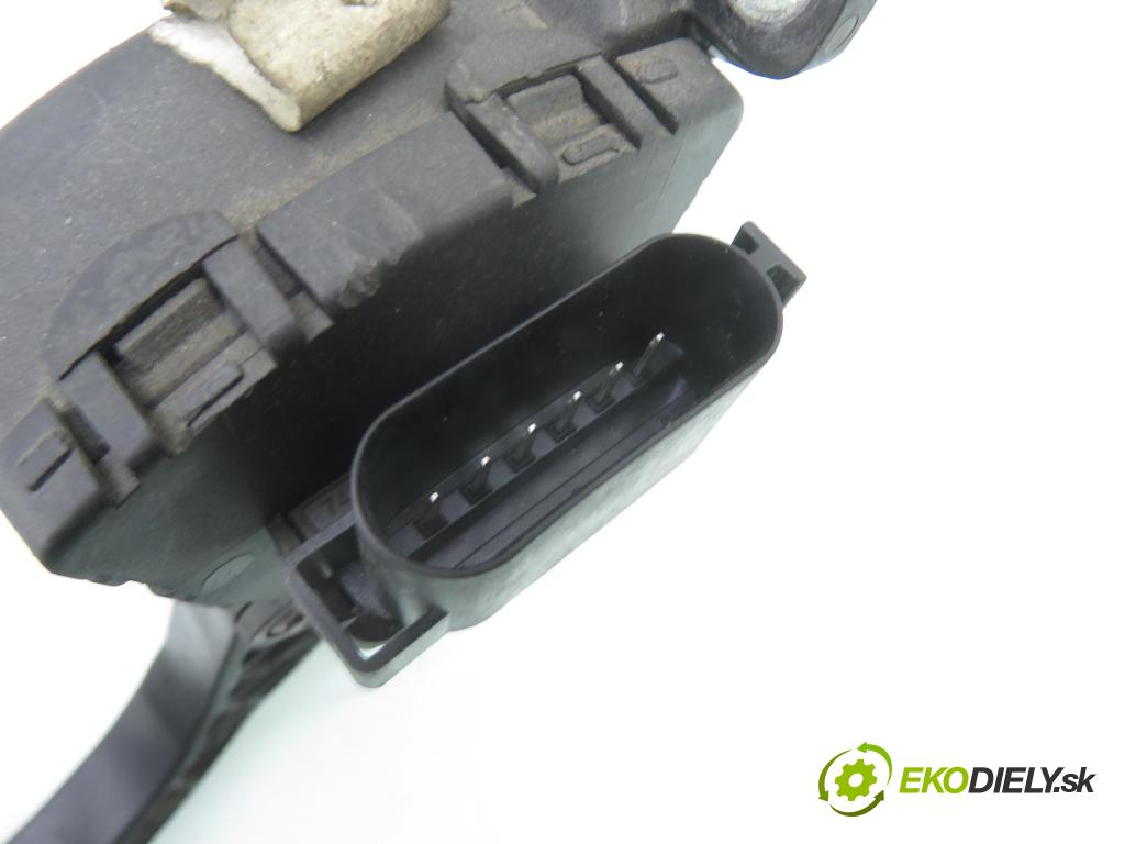 FORD FOCUS II Turnier (DA_, FFS, DS) KOMBI 2005 66,00 1.6 TDCI 90 1560,00 potenciometr plynového pedálu 4M519F836AK ; 6PV00864132 (Potenciometr plynového pedálu)