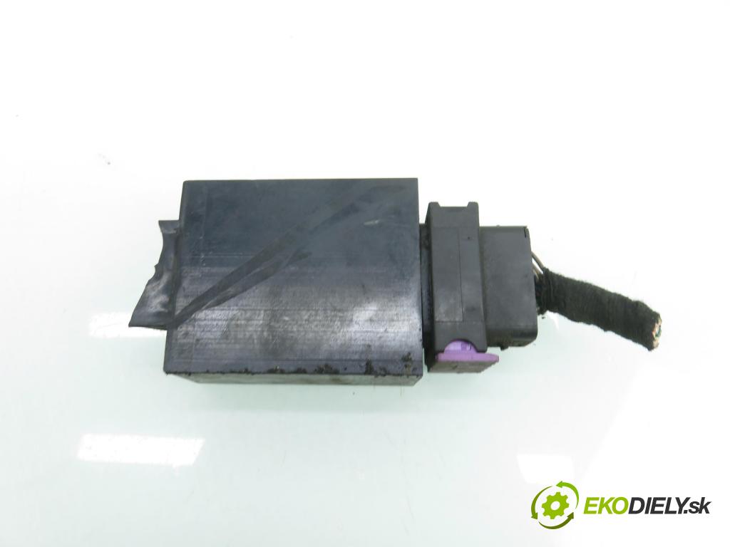 VOLVO V50 (MW) KOMBI 2005 103,00 2.4 - B 5244 S5 2435,00 řídící jednotka / MODUL INNE 10R020507