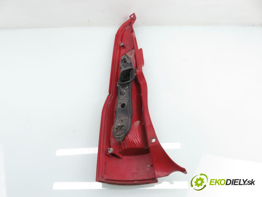 FIAT PANDA (169_) HB 2004 40,00 1.1 54 - 187 A1.000 1108,00 světlo pravé zadní