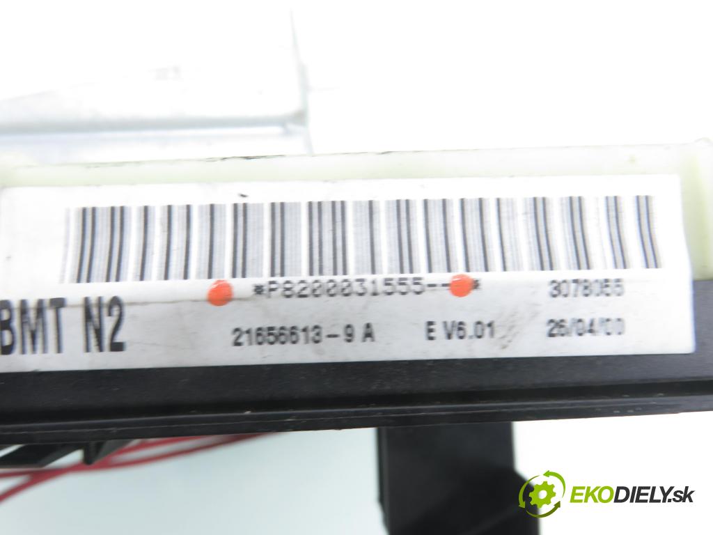 RENAULT CLIO II (BB_, CB_) HB 2000 70,00 1.4 16V 95 - K4J 712 1390,00 MODUL BSI 8200031555