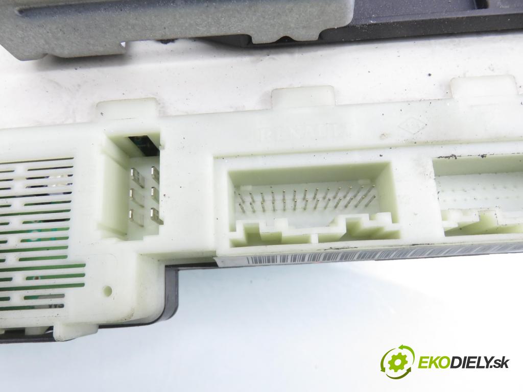 RENAULT CLIO II (BB_, CB_) HB 2000 70,00 1.4 16V 95 - K4J 712 1390,00 MODUL BSI 8200031555