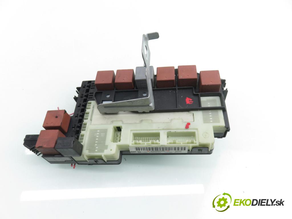 RENAULT CLIO II (BB_, CB_) HB 2000 70,00 1.4 16V 95 - K4J 712 1390,00 MODUL BSI 8200031555