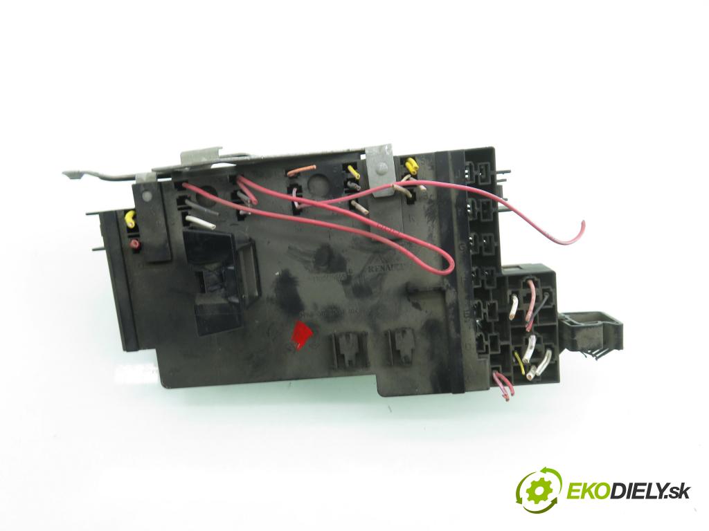 RENAULT CLIO II (BB_, CB_) HB 2000 70,00 1.4 16V 95 - K4J 712 1390,00 MODUL BSI 8200031555