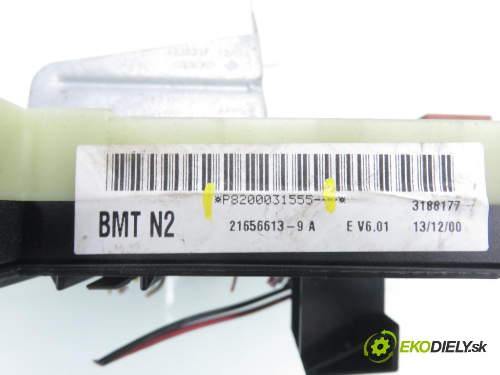 RENAULT CLIO II (BB_, CB_) HB 2001 43,00 1.2 8V 58 - D7F 726 1149,00 MODUL BSI P8200031555