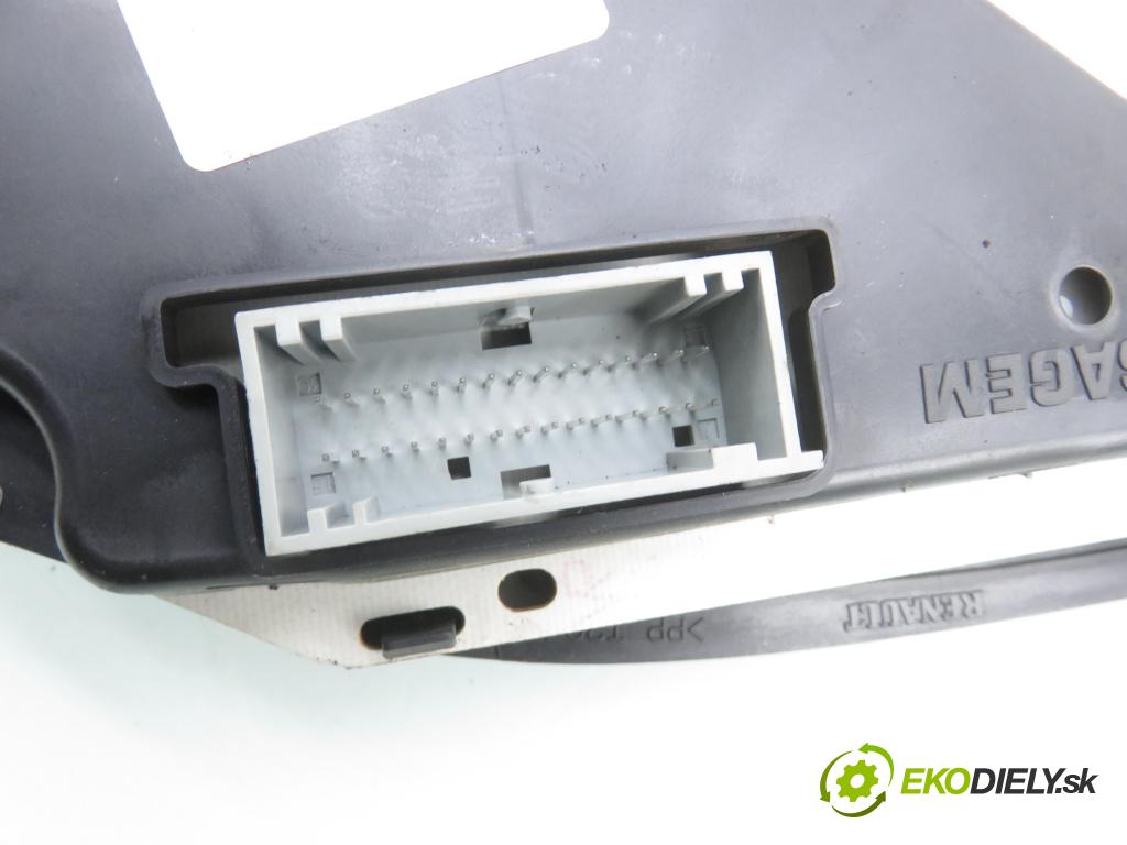 RENAULT CLIO II (BB_, CB_) HB 2000 70,00 1.4 16V 95 - K4J 712 1390,00 prístrojovka elektrický P7700436472 ; 7700436472