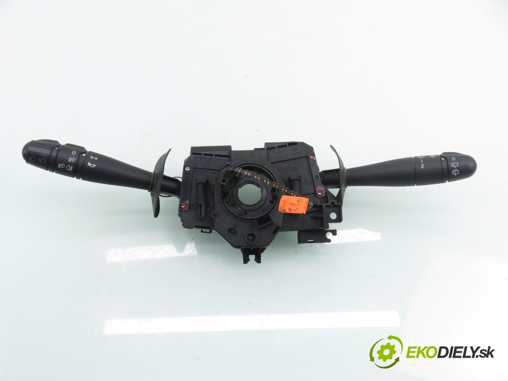 RENAULT CLIO II (BB_, CB_) HB 2000 70,00 1.4 16V 95 - K4J 712 1390,00 páčka/prepínač 7700432856 ; 7701045279 ; 61670049