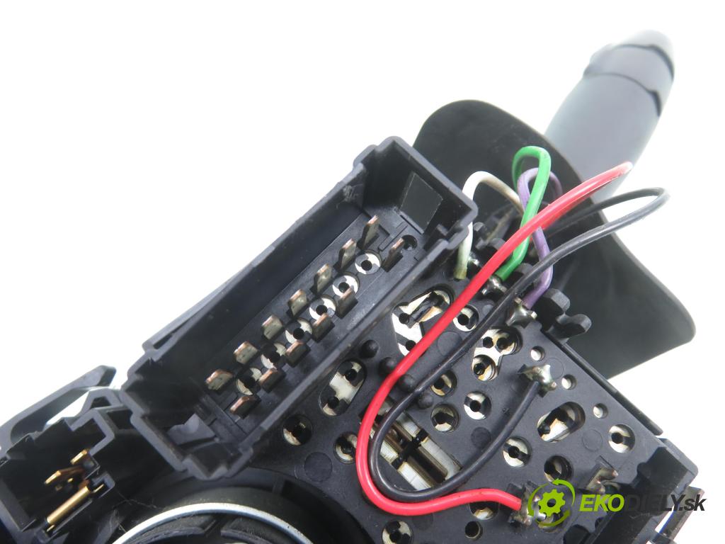 RENAULT CLIO II (BB_, CB_) HB 2000 70,00 1.4 16V 95 - K4J 712 1390,00 páčka/prepínač 7700432856 ; 7701045279 ; 61670049