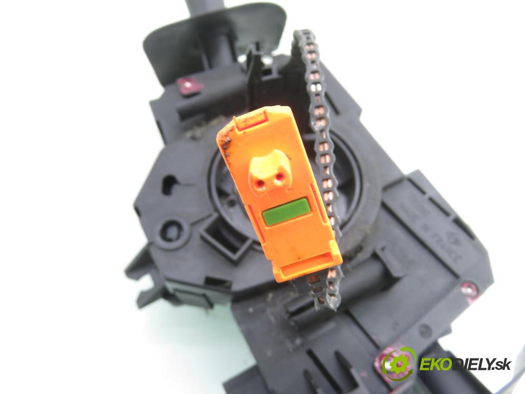 RENAULT CLIO II (BB_, CB_) HB 2000 70,00 1.4 16V 95 - K4J 712 1390,00 páčka/prepínač 7700432856 ; 7701045279 ; 61670049