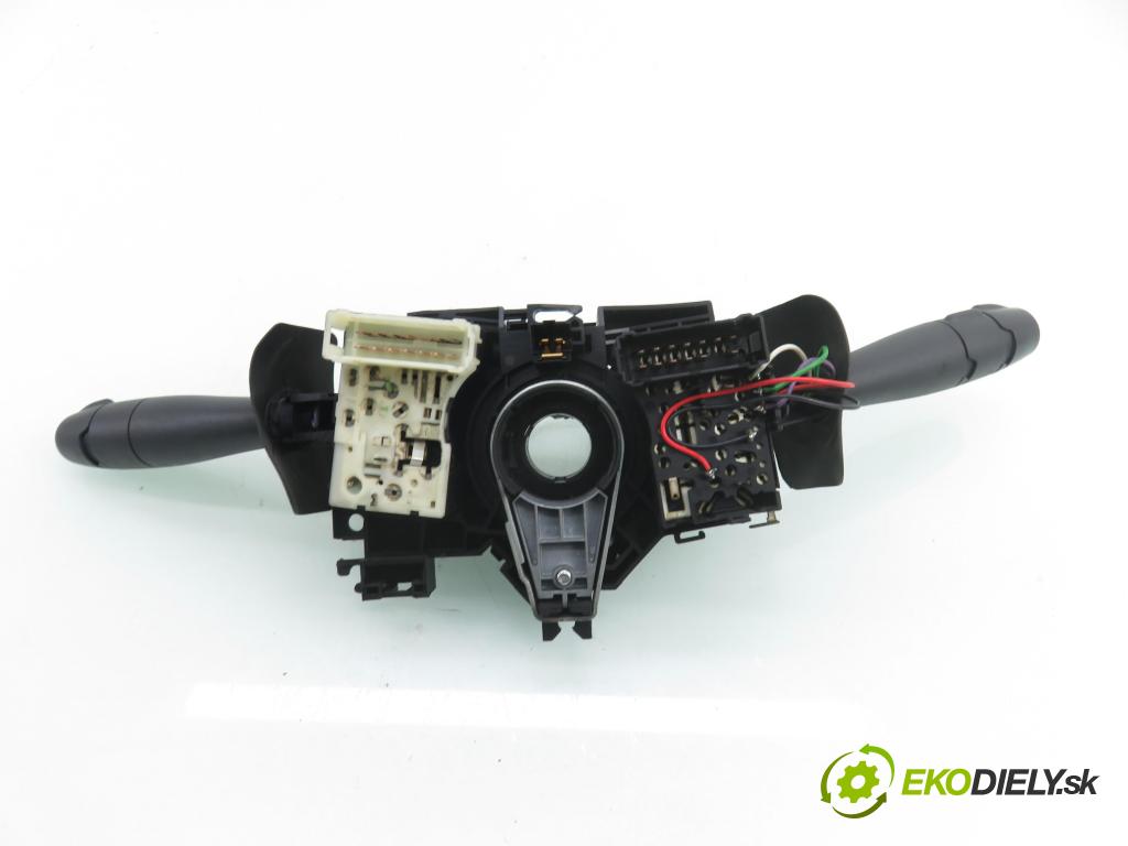 RENAULT CLIO II (BB_, CB_) HB 2000 70,00 1.4 16V 95 - K4J 712 1390,00 páčka/prepínač 7700432856 ; 7701045279 ; 61670049