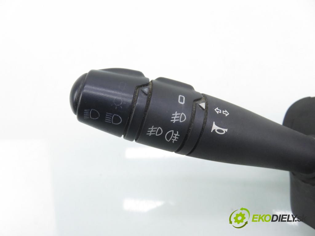 RENAULT CLIO II (BB_, CB_) HB 2000 70,00 1.4 16V 95 - K4J 712 1390,00 páčka/prepínač 7700432856 ; 7701045279 ; 61670049