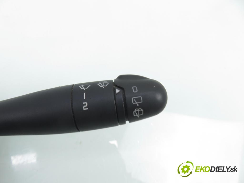 RENAULT CLIO II (BB_, CB_) HB 2001 43,00 1.2 8V 58 - D7F 726 1149,00 PAKA/ŘAZENÍ/SADA: 7700432850 ; 7701045277 ; 61670042