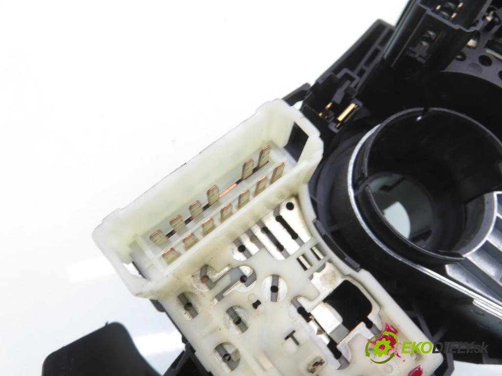 RENAULT CLIO II (BB_, CB_) HB 2001 43,00 1.2 8V 58 - D7F 726 1149,00 PAKA/ŘAZENÍ/SADA: 7700432850 ; 7701045277 ; 61670042