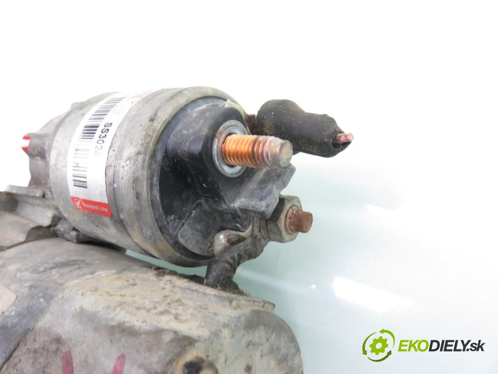 RENAULT CLIO II (BB_, CB_) HB 2000 70,00 1.4 16V 95 - K4J 712 1390,00 startér D7E6 (Startér)