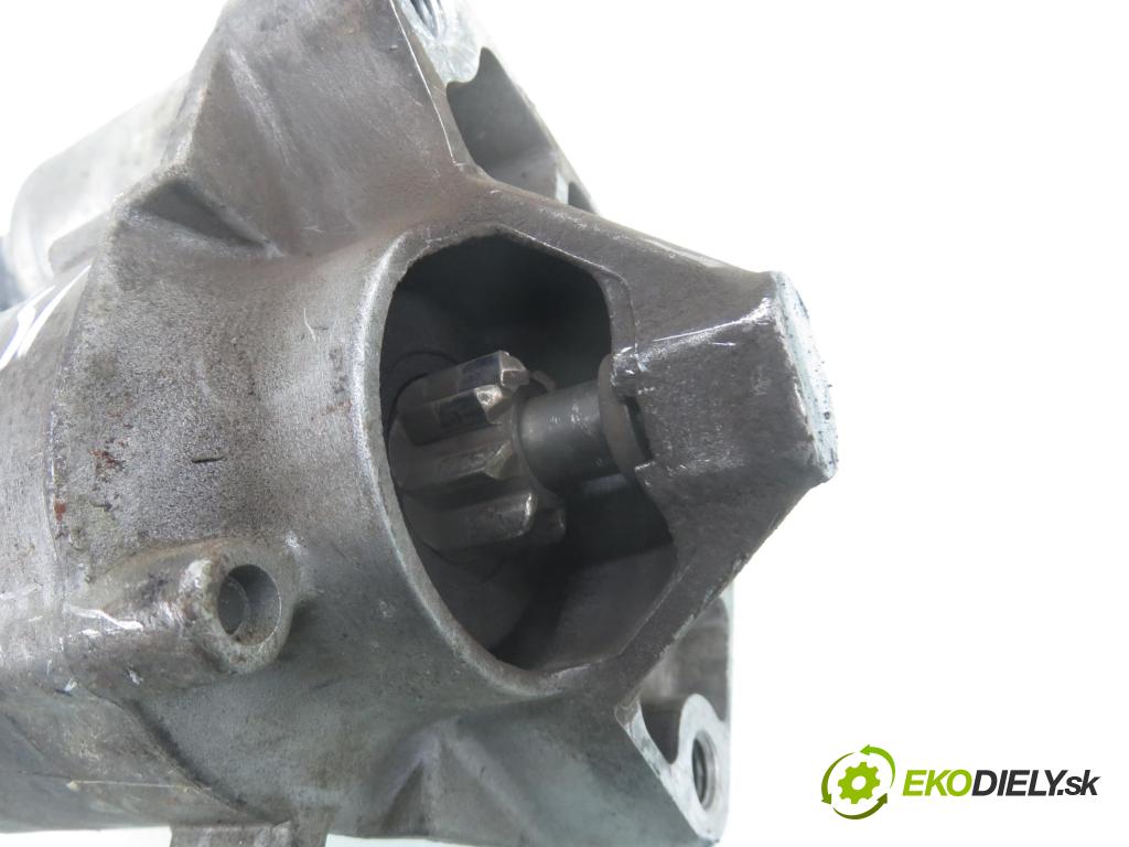 RENAULT CLIO II (BB_, CB_) HB 2000 70,00 1.4 16V 95 - K4J 712 1390,00 startér D7E6 (Startér)