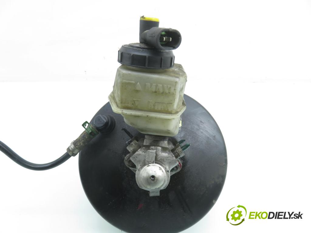 RENAULT CLIO II (BB_, CB_) HB 2000 70,00 1.4 16V 95 - K4J 712 1390,00 Posilovač 7700416193C ; 03775213314 (Servočerpadlo)