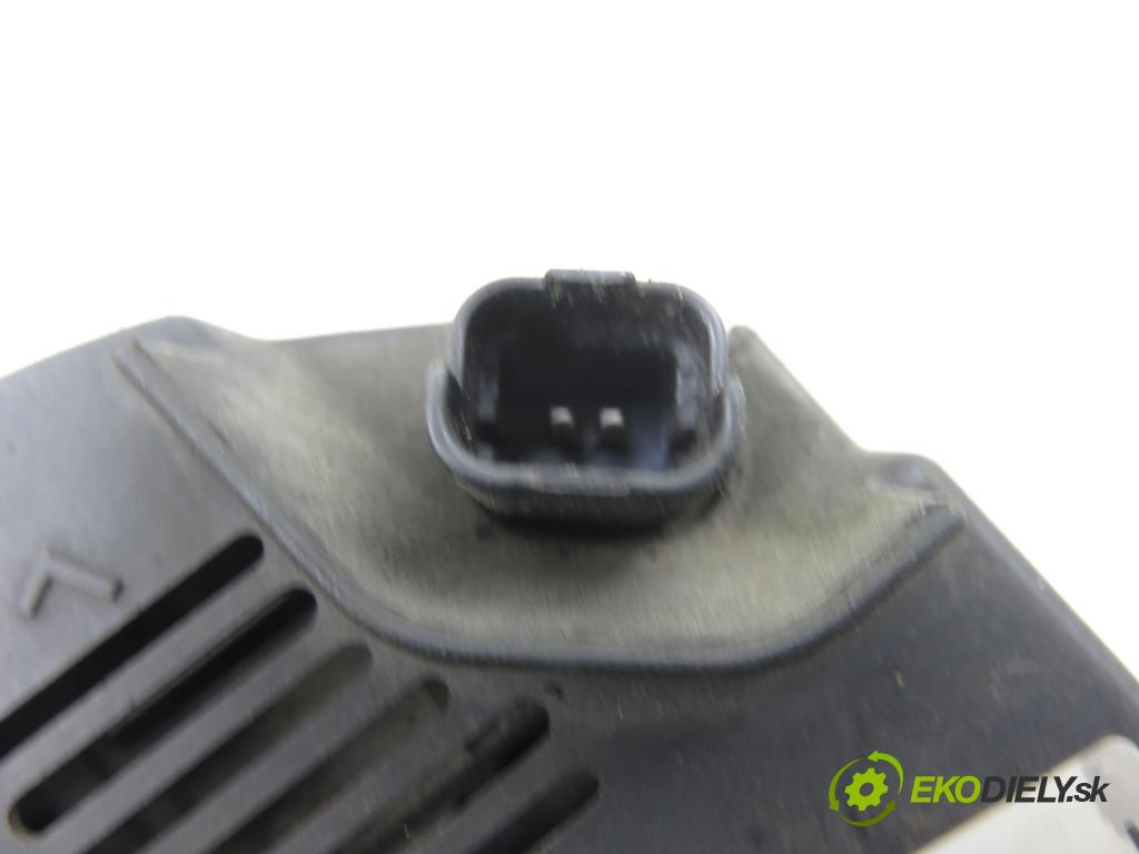 RENAULT THALIA I (LB0/1/2_) SEDAN 2001 0,00 1.4 16V - K4J 712 1390,00 Alternátor 8200103744 ; 2542481D ; SG7S013 (Alternátor)