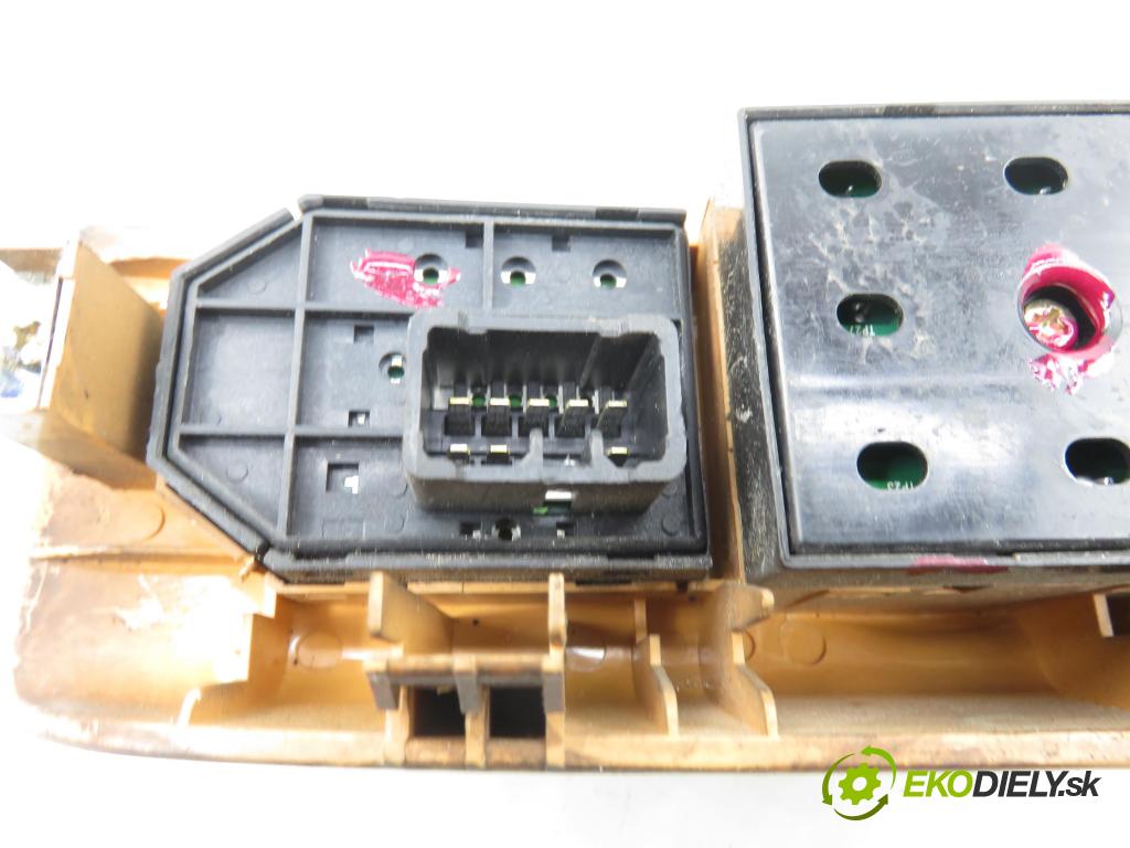 KIA SORENTO I (JC) SUV 2004 103,00 2.5 CRDi 140 - D4CB 2497,00 Panel ovládania okien 47849A1110