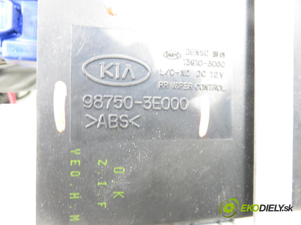KIA SORENTO I (JC) SUV 2004 103,00 2.5 CRDi 140 - D4CB 2497,00 Motorček stierače zadné 987003E000 ; 987503E000