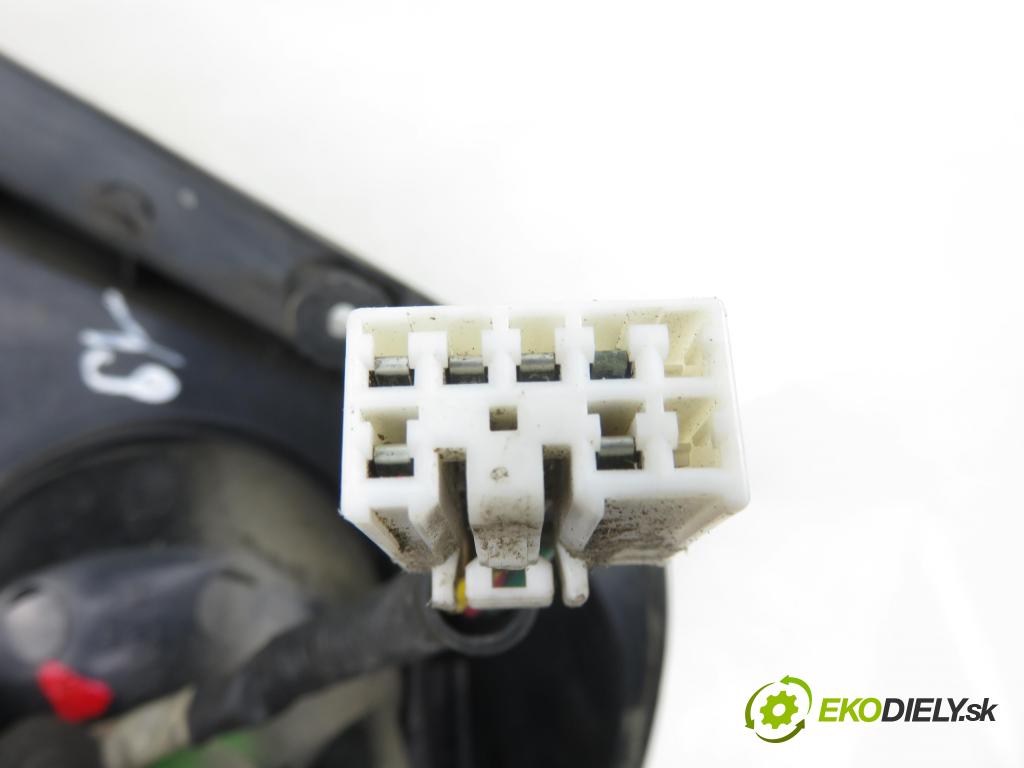 KIA SORENTO I (JC) SUV 2004 103,00 2.5 CRDi 140 - D4CB 2497,00 Svetlo ľavé zadné