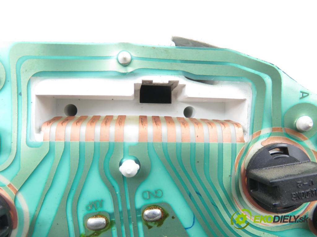 KIA SORENTO I (JC) SUV 2004 103,00 2.5 CRDi 140 - D4CB 2497,00 Prístrojovka elektrický 940033E086 ; 11000807310K