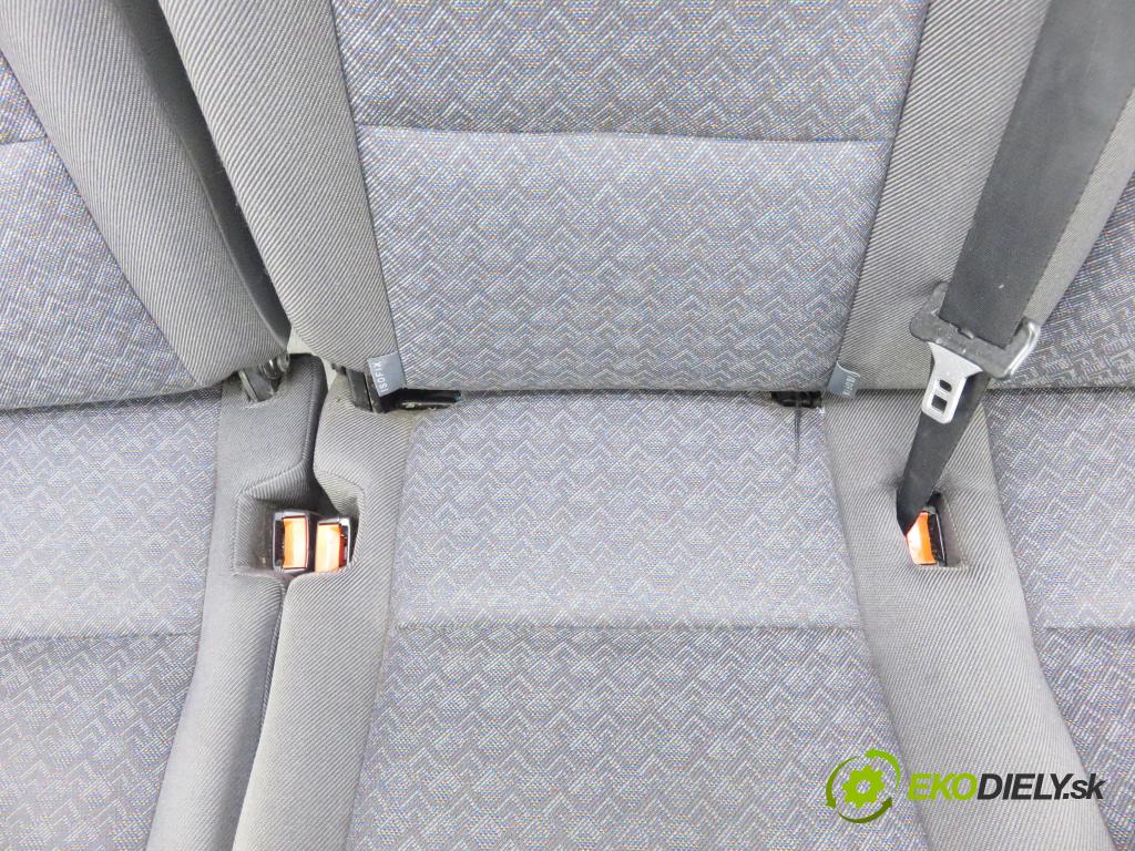 FORD TOURNEO CONNECT KOMBIVAN 2003 66,00 1.8 TDCi - HCPB 1753,00 sedadlo zadní část 