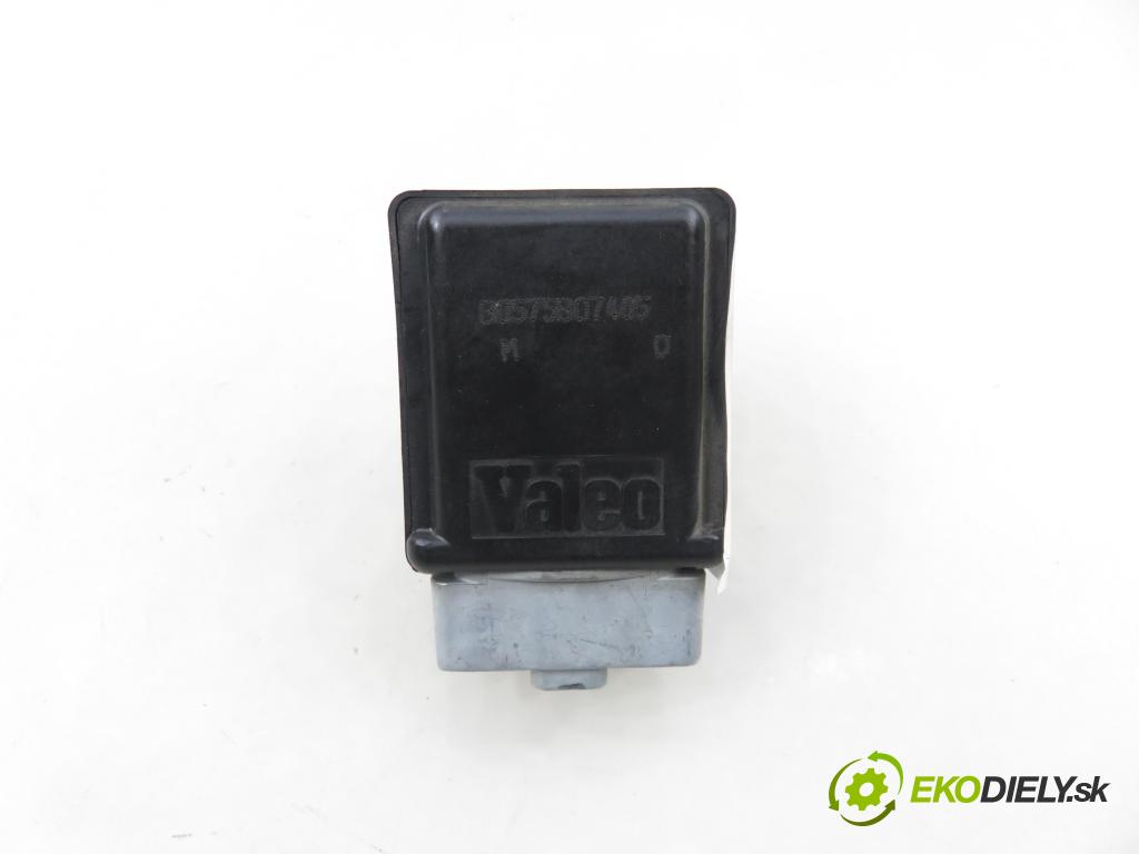 RENAULT GRAND SCENIC II (JM0/1_) VAN 2005 83,00 1.6 - K4M 782 1598,00 blokáda tyče volantu 8200033233