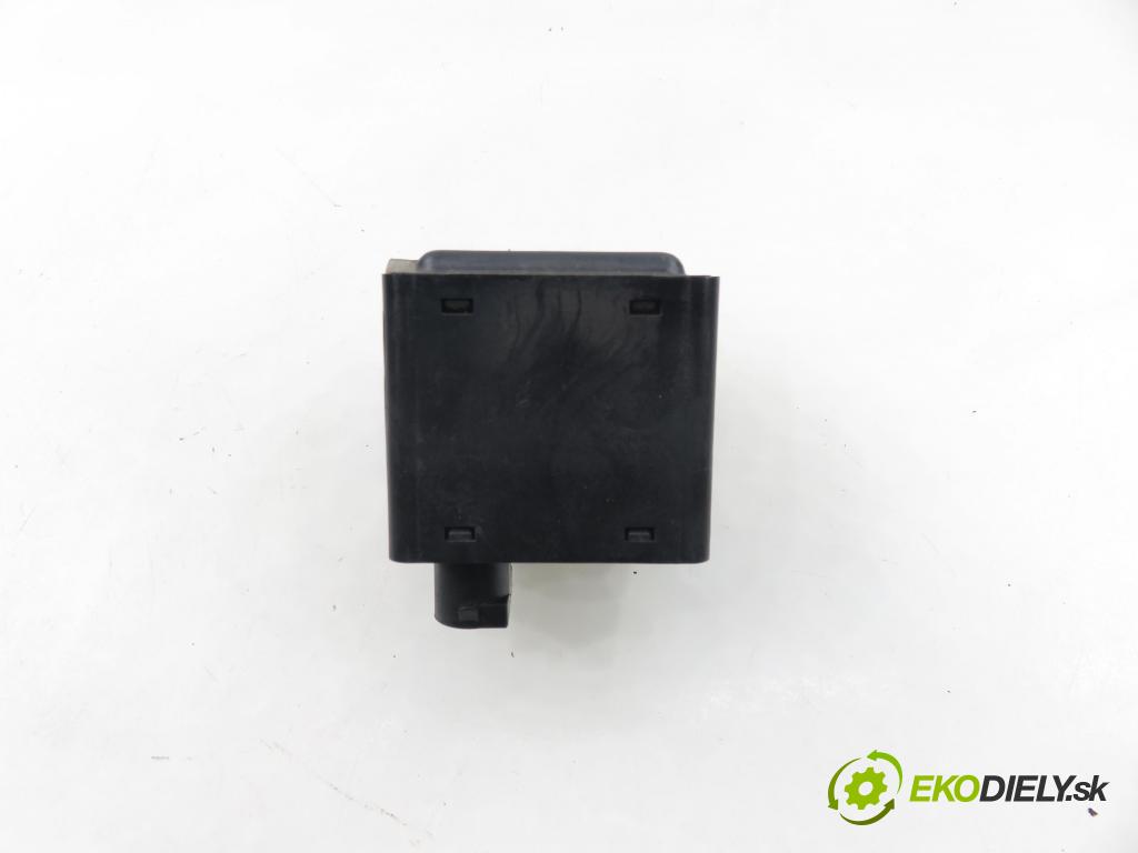 RENAULT GRAND SCENIC II (JM0/1_) VAN 2005 83,00 1.6 - K4M 782 1598,00 blokáda tyče volantu 8200033233