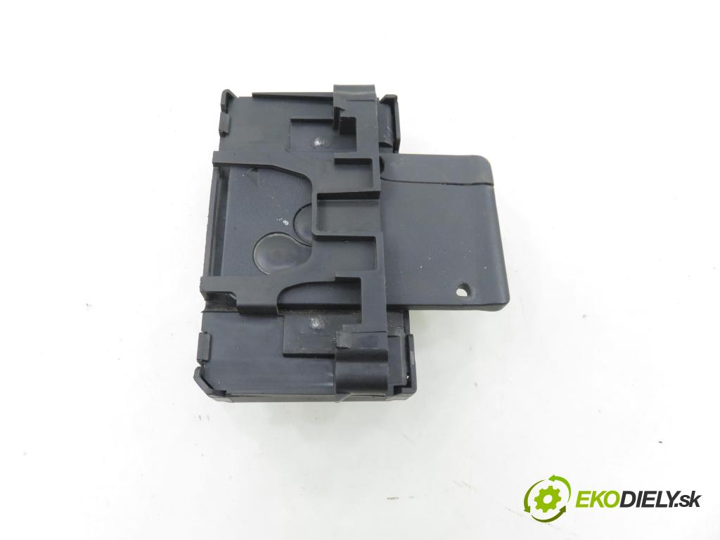 RENAULT GRAND SCENIC II (JM0/1_) VAN 2005 83,00 1.6 - K4M 782 1598,00 CZYTNIK KARTY: S118539002B ; 8200125077