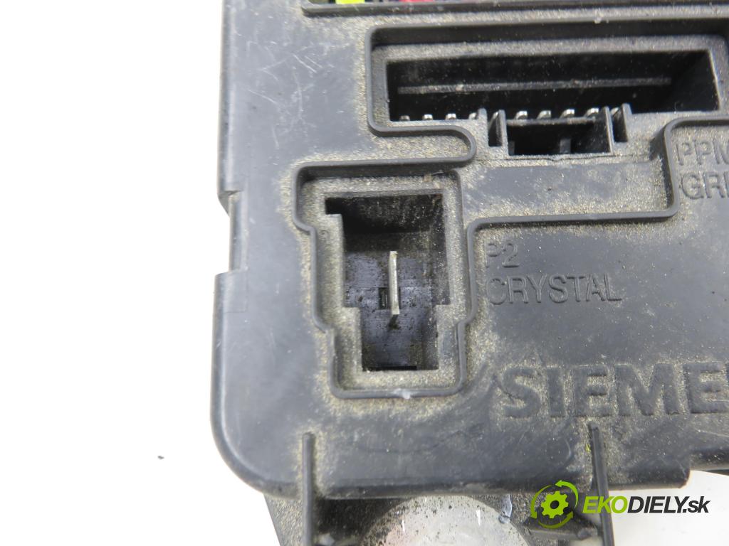 RENAULT GRAND SCENIC II (JM0/1_) VAN 2005 83,00 1.6 - K4M 782 1598,00 riadiaca jednotka / MODUL INNE: S118399200E ; 8200306032B