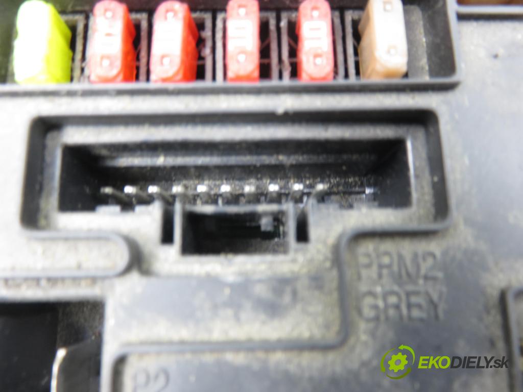 RENAULT GRAND SCENIC II (JM0/1_) VAN 2005 83,00 1.6 - K4M 782 1598,00 riadiaca jednotka / MODUL INNE: S118399200E ; 8200306032B